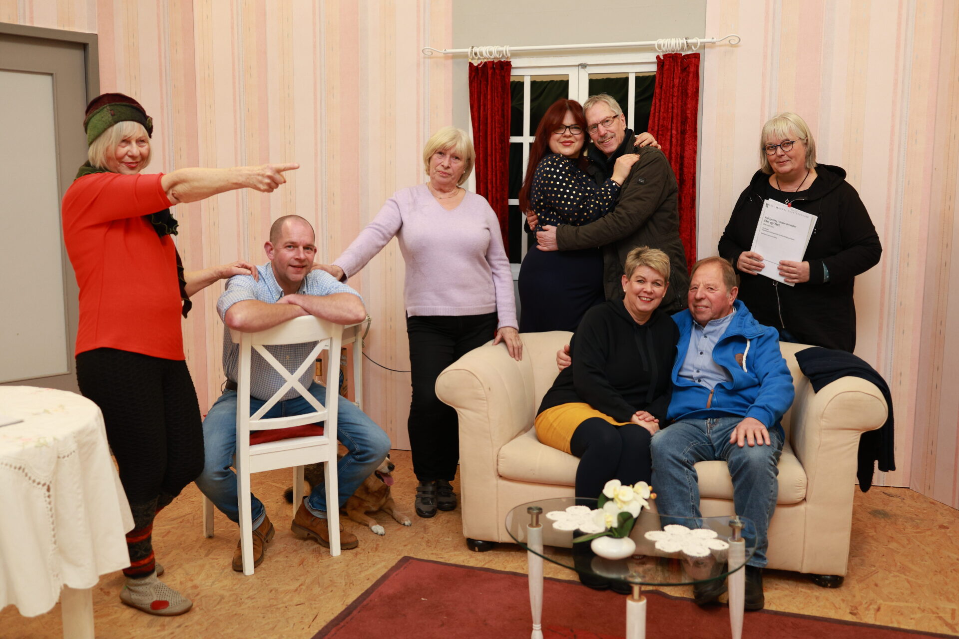 Szenenfoto aus „Ehe op Tied“ – Niederdeutsche Bühne Rendsburg