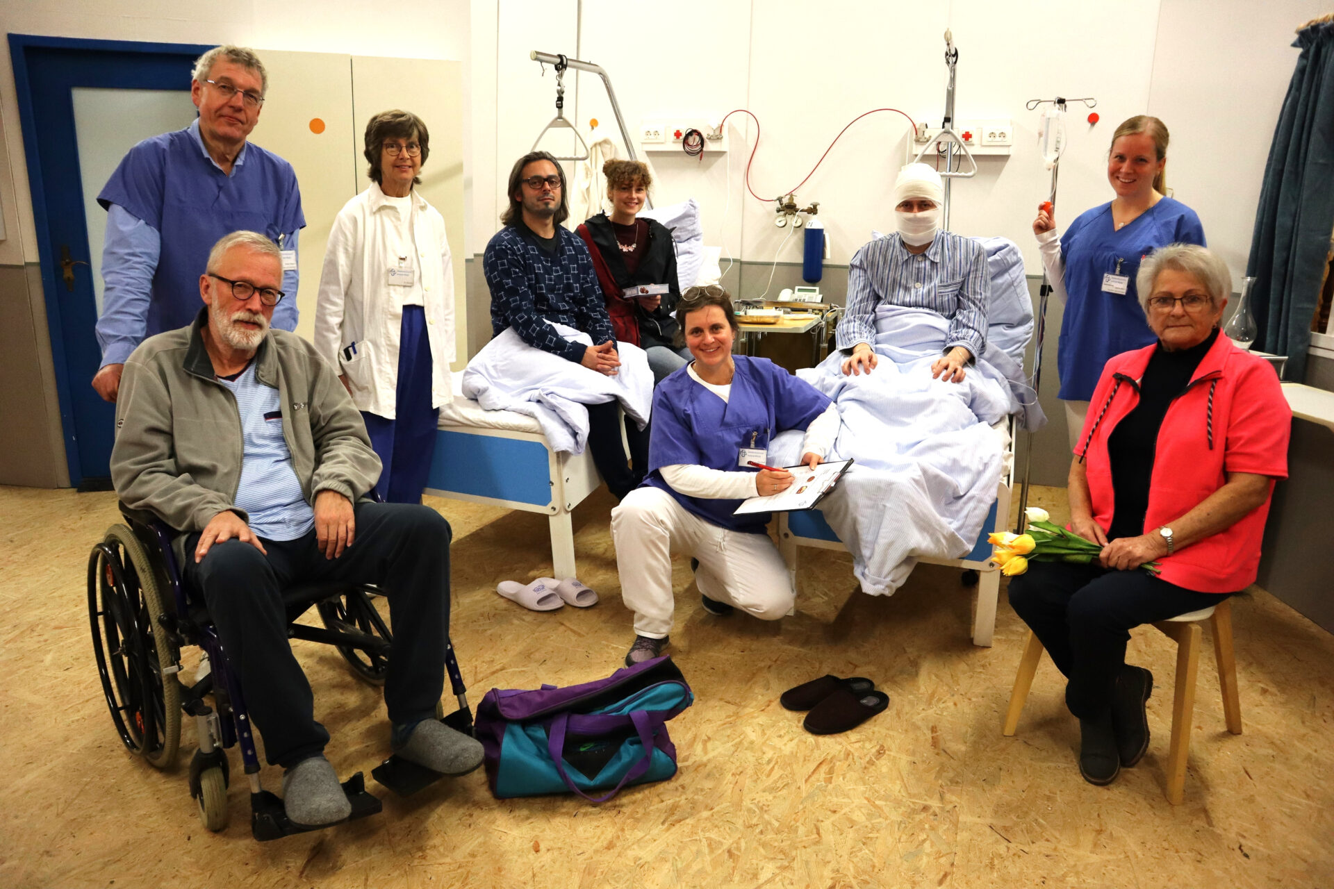 Ensemble von „He toierst!“ – Niederdeutsche Bühne Rendsburg