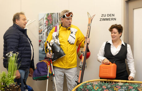 Szenenfoto aus „Sneedrieven“ – Niederdeutsche Bühne Rendsburg